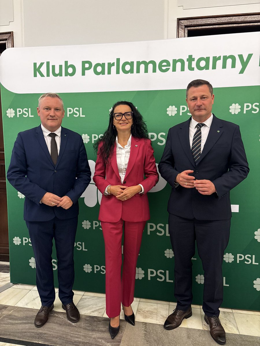 k_todorczuk's tweet photo. Dziękuję Posłowi @KrzysztofPaszyk oraz Posłowi Michałowi Pyrzykowi za otwartość i zrozumienie wyzwań, z jakimi mierzą się nowo utworzone samorządy.
Przedstawiłam w Sejmie konkretne rozwiązania, które chronią rozwój Gminy @grabowka i zapobiegają paraliżowi inwestycyjnemu. https://t.co/eyWAVDbZ1b