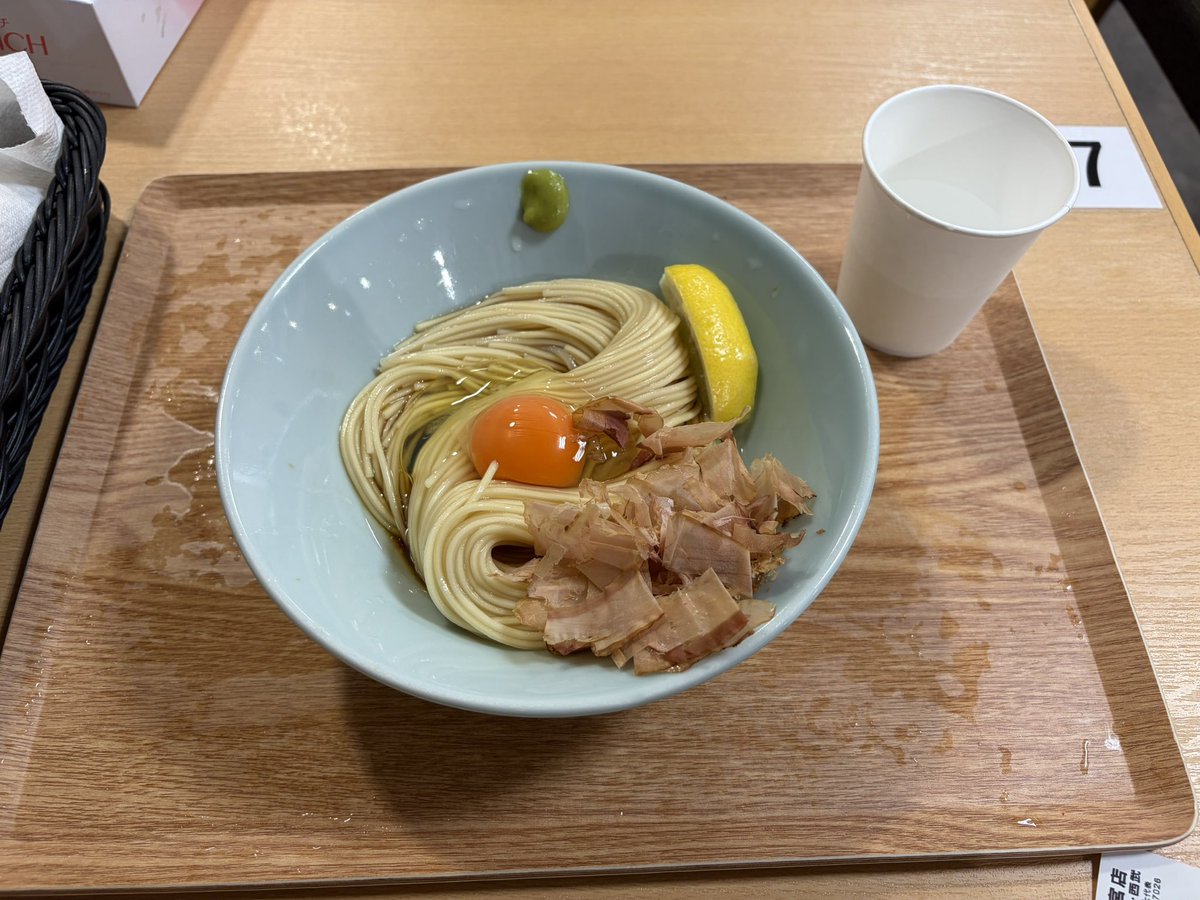 AosimaK's tweet photo. ずっと食べてみたかった🍜を並ばず食えて最高🤩

#ゴールデンタイガー https://t.co/nMvLbZhBoW