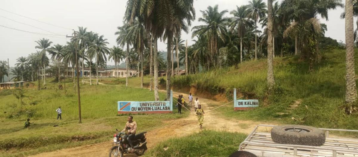 JohnWickot's tweet photo. #URGENT: Les agents de l'#UniversitéduMoyenLualaba (#UML-KALIMA) dénoncent une dérive autoritaire du Recteur Prof. Denis #KAKONGO qui prendrait cet établissement public comme sa propriété privée. Il fait arrêter et révoquer le PATO et prive ses collègues la charge horaires...S.U https://t.co/ePqYoPEliB