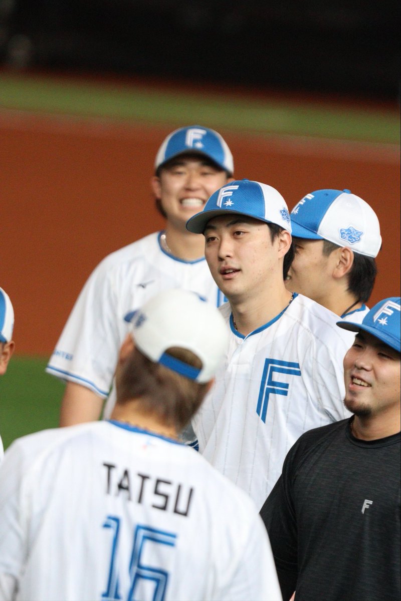 chi_95t's tweet photo. 写真整理してたら見つけたんだけど、後ろの進藤くん歯全見せで愛おしすぎwwww
ピント合ってなくてもわかる可愛さwwww https://t.co/ciCWy20DTB