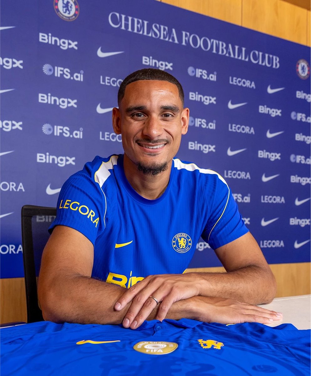 CFCDaily's tweet photo. 🚨Lacroix: “I feel like we have a story to write here, and I can be part of it, so it's beautiful.” 

[📸Chelsea FC] 🔵🇫🇷 https://t.co/UgkMLLIhye
