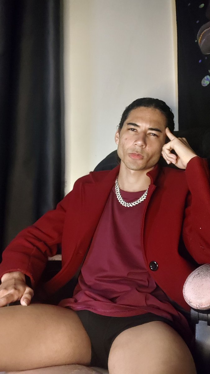 6treyh's tweet photo. Relaxando na meia noite... E você? https://t.co/crXzaufjkk