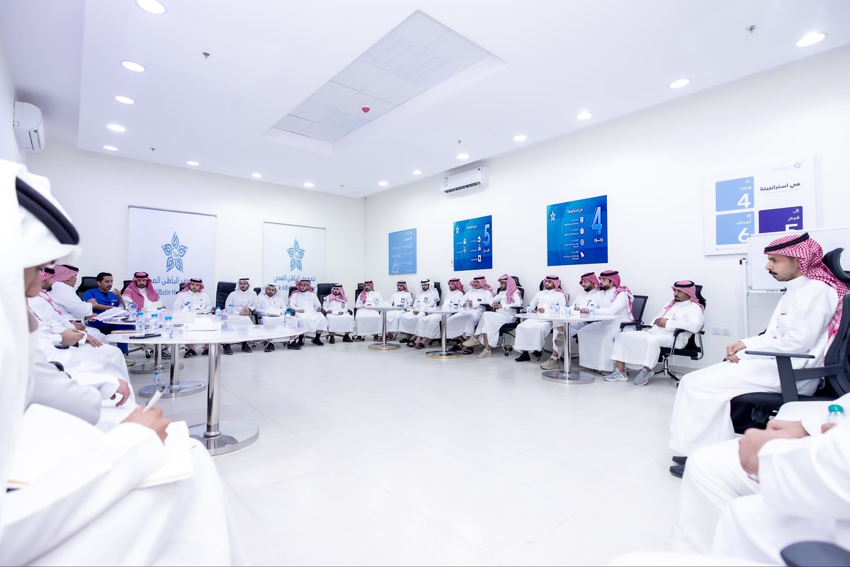 HBHCluster's tweet photo. الاجتماع الدوري لمدراء المراكز الصحية في #تجمع_حفرالباطن_الصحي ، و الذي تضمّن مناقشة تطوير الخدمات المقدمة بالمراكز، بتواجد قيادات التشغيل و الشؤون الهندسية و الإمداد بالتجمع https://t.co/WEIgGxycrq
