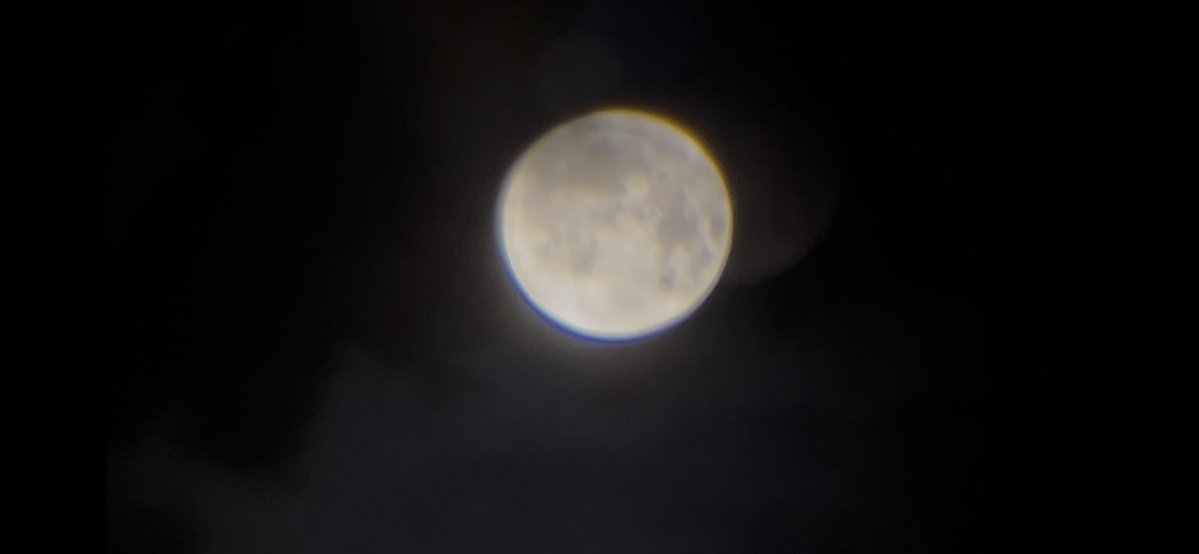 watari164's tweet photo. 昨日のバックムーン🌙
深夜の月は🌕神秘的でした。
何か良い事ありますように、、、。
自分のカメラ📷ではここまでが限界😵 https://t.co/Qo9XNO3ENy