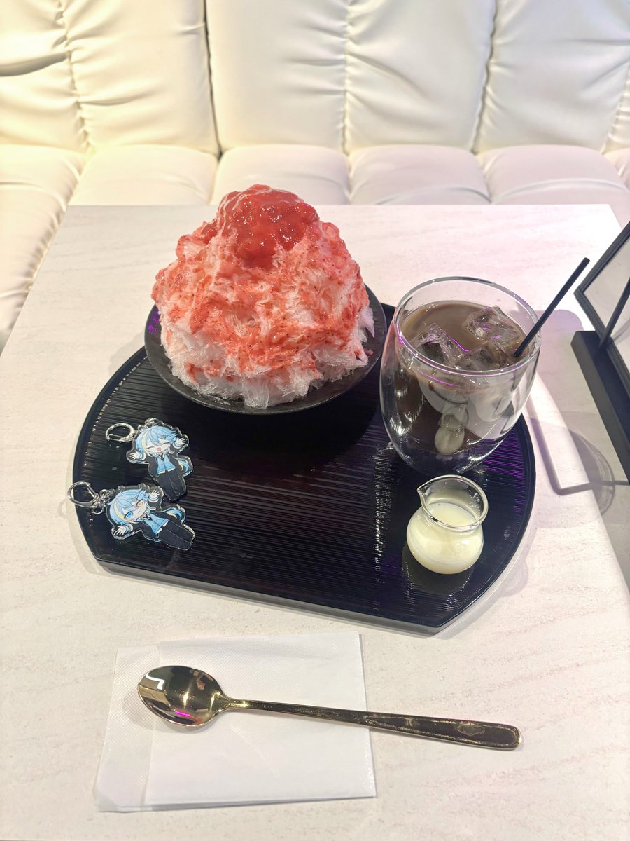 rr_oqo's tweet photo. かき氷食べてきました🍧🌟
ふっわふわで一瞬出なくなりましたт  ̫ т
とっても美味しかった....🫰🏻🫰🏻 https://t.co/dNiB4wXbRe