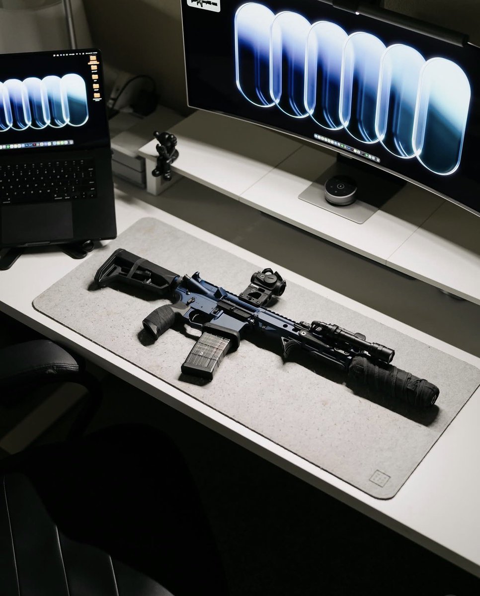 BlackreefQ's tweet photo. Site drops next week for my ceramic coating project: I spent a solid year or so testing and working with Japanese ceramic coatings to refine a coating for sealing your rifle and optic. Doubles as a coating for computer screens, nods, iPhones, etc.

Much of the testing came from field proven ceramic mixes on dive products. 

If it survives the ocean, it’ll survive on land. For a while. (Pic credit to hellenkellertactical)