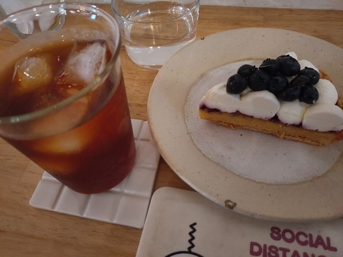 M__Soka's tweet photo. 就業後おやつ&カフェへ🚙。
今日はブルーベリーのパイタルトに水出しアイスコーヒー(エチオピア)😋。
外は暑かった☀️ですが、ゆったりクールダウンできよかったです😍🎶。
#PAKAN https://t.co/ibV0fMBIuO