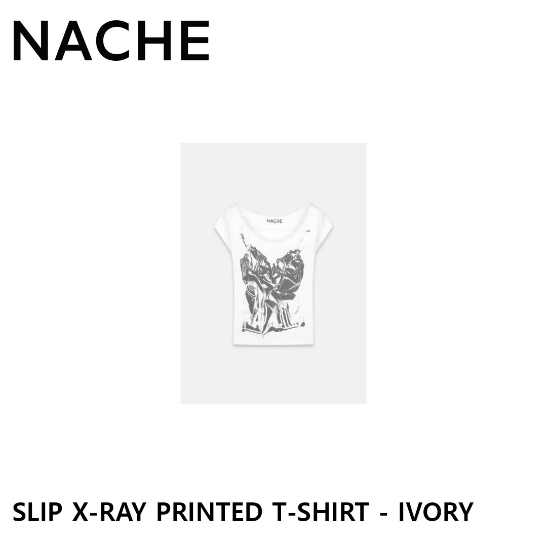 celeb_wish_list's tweet photo. ❏ WHO : #MEOVV #미야오 #안나
❏ WHERE : Youtube 'VISIT SEOUL'
❏ BRAND : #NACHE #나체
❏ ITEM : SLIP X-RAY PRINTED T-SHIRT - IVORY
❏ 출처 : Youtube 'VISIT SEOUL', 미야오 공식 X https://t.co/Y1lERx6WGJ