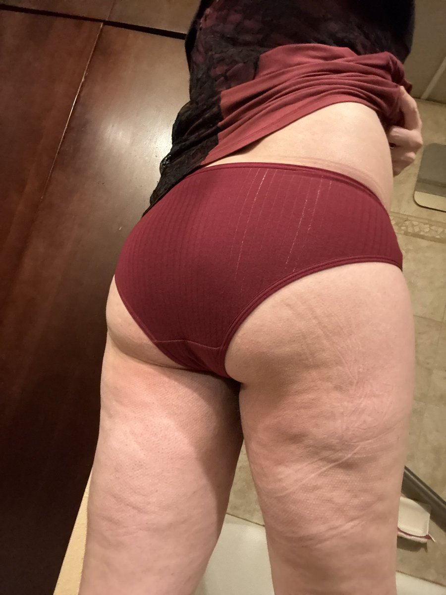 babelunax's tweet photo. I got new panties more to come https://t.co/KKPfxf8z14