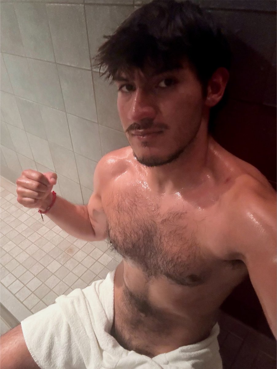 beachbnny's tweet photo. Hot and steamy 😶‍🌫️ https://t.co/ZGgDK6FlgS