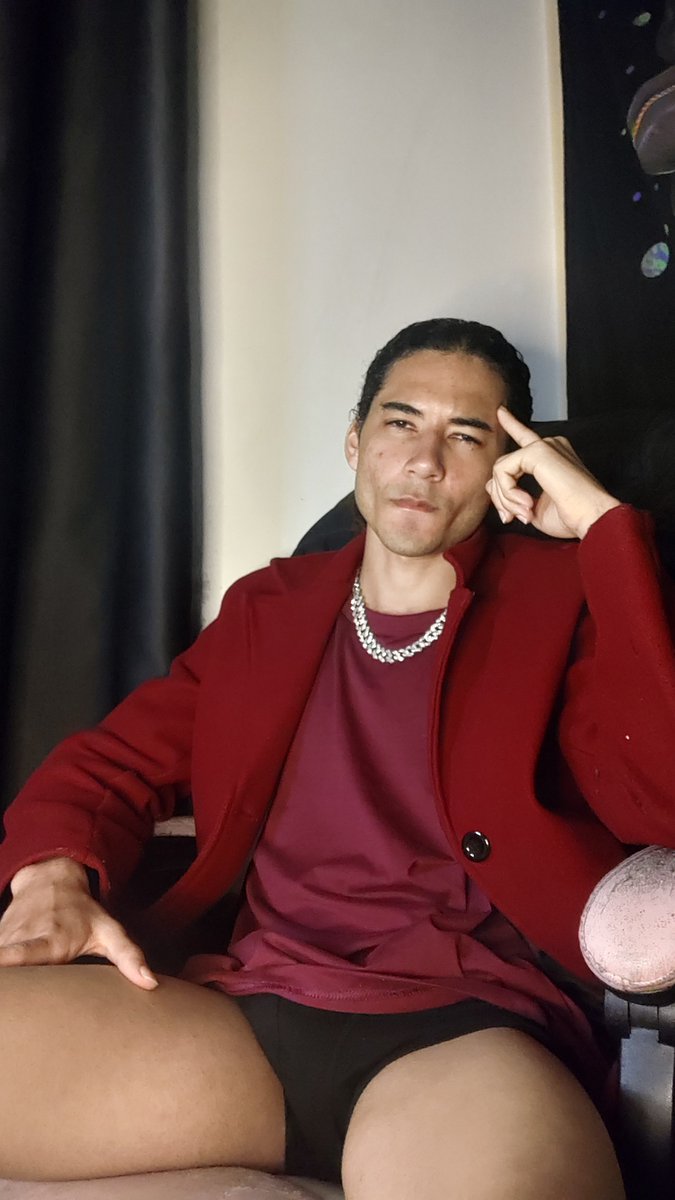 6treyh's tweet photo. Relaxando na meia noite... E você? https://t.co/crXzaufjkk