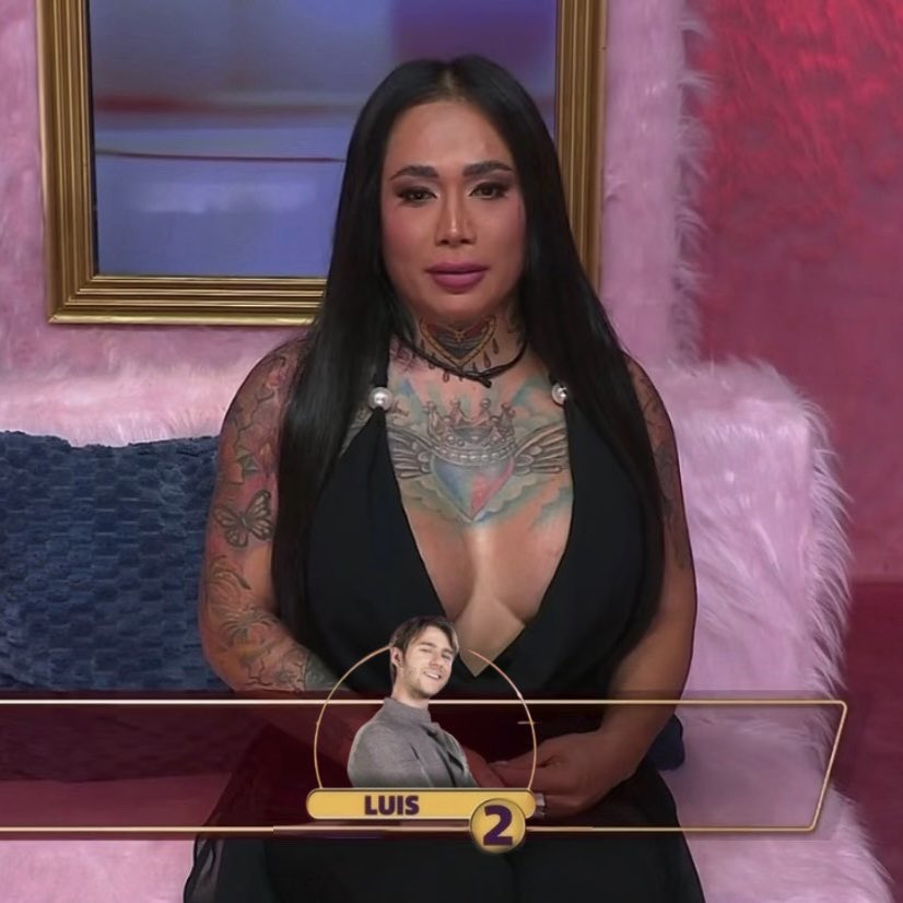 NachoConO's tweet photo. Karina Torres y Ximena Herrera fueron la únicas mujeres en toda la casa que utilizaron sus 2 puntos en la primera nominación para votar a un hombre 👁️

#LaCasaDeLosFamososMx https://t.co/Nuhj9lxQib