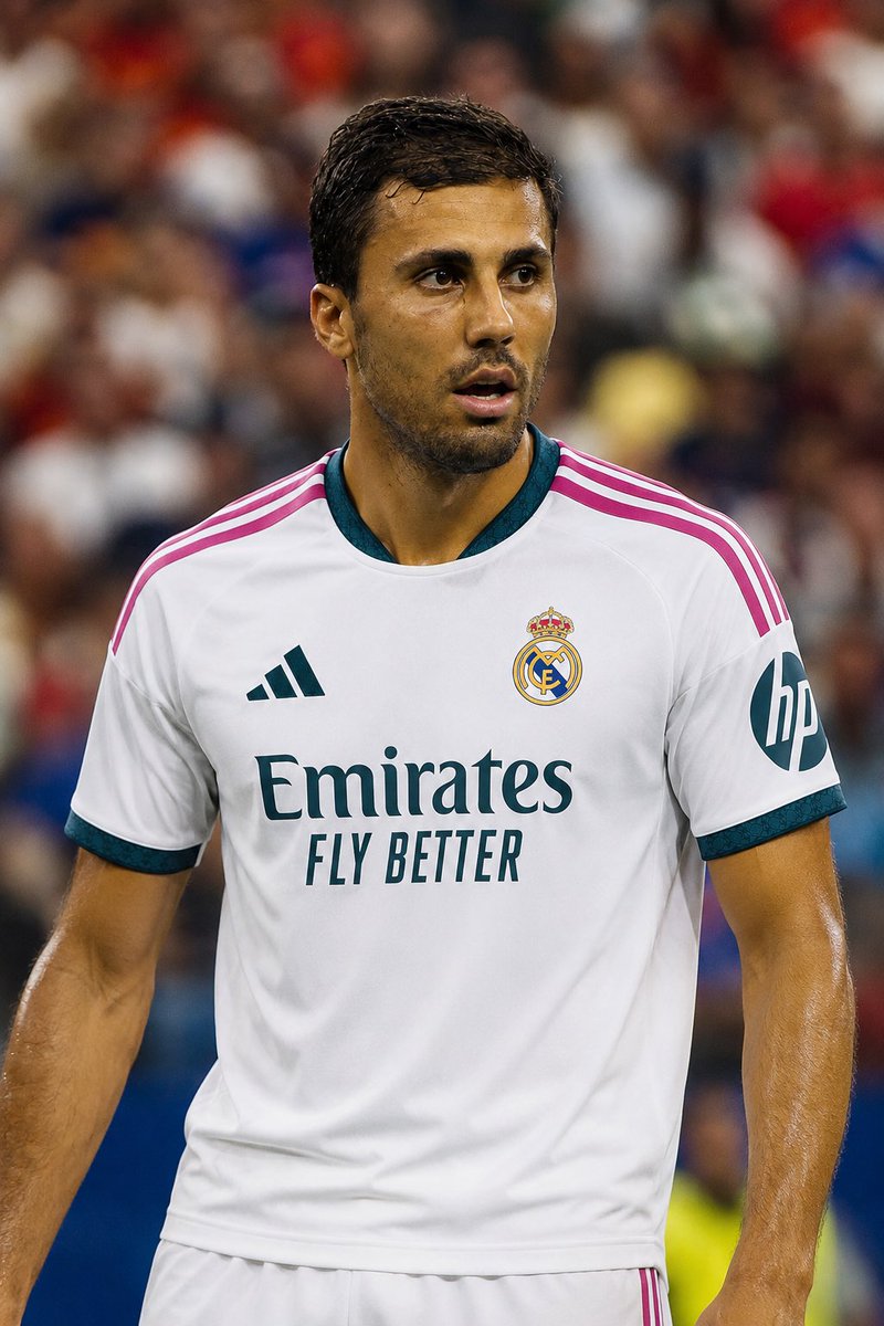 angelzamoranoxk's tweet photo. 🚨⚪️ BREAKING: RODRI TO REAL MADRID, CONFIRMED… SOOON?⏳💥
Real Madrid are now on the verge of completing the signing of Rodri, with all parties having reached an agreement in principle.

The deal is practically done and, if everything goes according to plan, Rodri will become a Real Madrid player within the next 48 hours.

The Spanish midfielder is said to be extremely excited about the project and is fully committed to making the move to the Santiago Bernabéu.

Final details are being completed before the official announcement.

⏳🤍 Stay tuned.