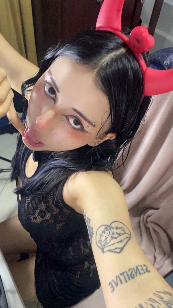 VioletDarkwave's tweet photo. Hellooo someone there (?) https://t.co/4pKOAOkFv3