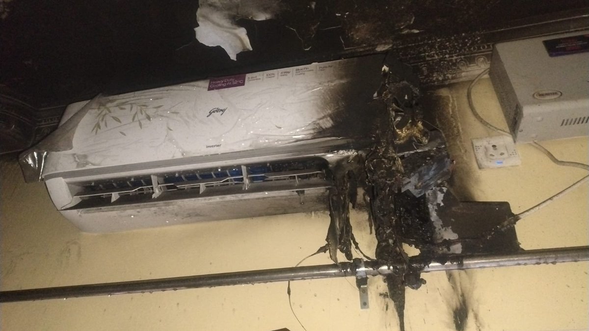 kmohit279's tweet photo. I purchased a split AC,it caught fire within 2 months, Is that your quality product? How can we trust your appliances?
@GodrejAppliance https://t.co/cALUHymmgD