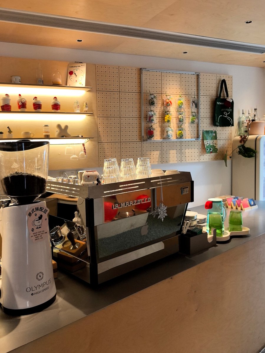 KatiaHausltc's tweet photo. Just tried the new café’s matcha latte with boba—game changer! Creamy, earthy matcha balanced perfectly with chewy boba, no bitter aftertaste at all. A solid 10/10 pick for my morning rush this week. https://t.co/NZNjOwqP4C