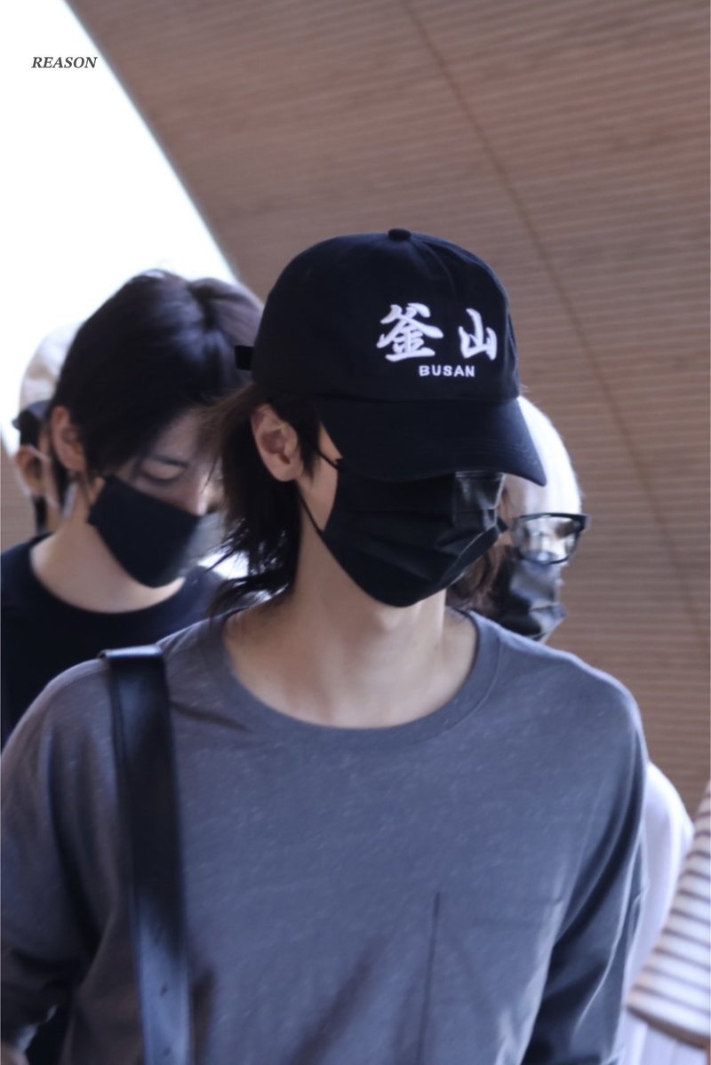 2luvhan's tweet photo. 누가 봐도 부산 가는 사람 https://t.co/hpXqGmazbK