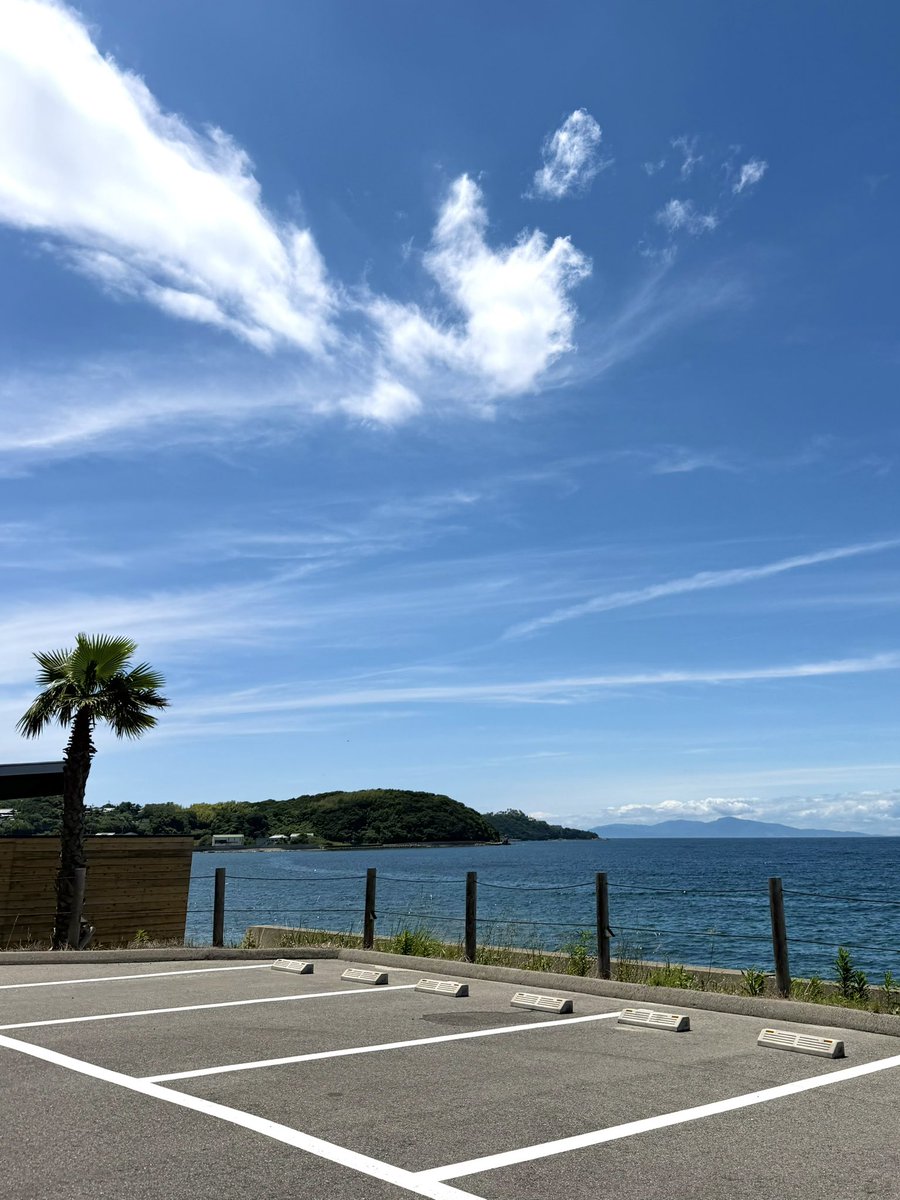 solavilla_'s tweet photo. こんにちはそらヴィラスタッフです👋
7月ものこすところあと1日！いよいよ淡路島も夏本番です☀️
　ビーチにBBQ、そらヴィラを満喫してください♪
#淡路島 https://t.co/xcBksfVAet