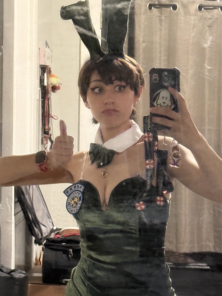 MimiDoesCosplay's tweet photo. Also da Schrodingers Bunnysuit bit was a funny success :’DD thank u to everyone who made it possible and also big thanks to those who hung around stream ;w;

Def feel better ab wearing it with my friends for our bunnysuit group Saturday night :DD anyhoo I go sleeep https://t.co/l9hyySMNFx