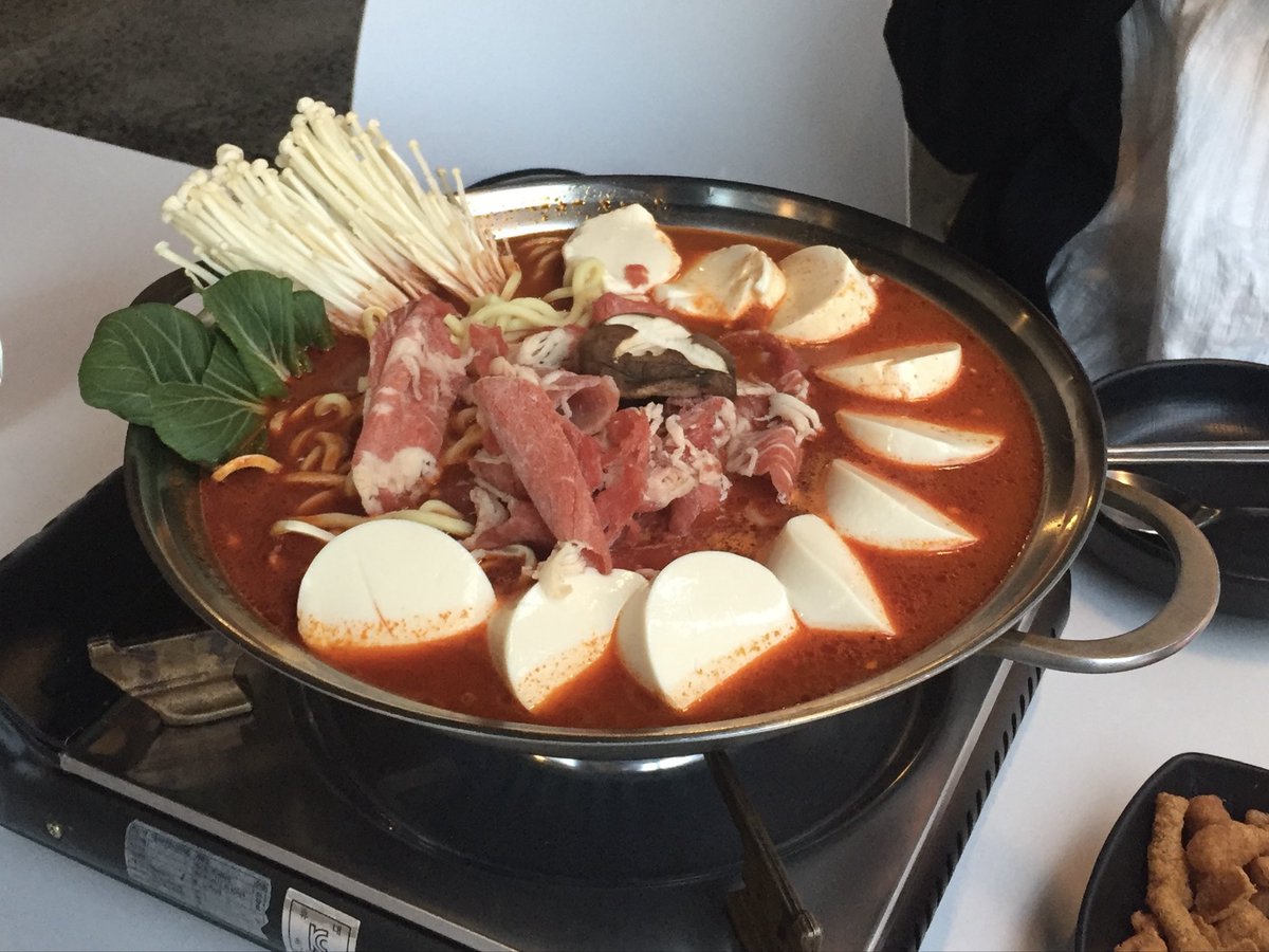 cozipx's tweet photo. 어제 술집에서 식사하고 나왓어요 https://t.co/bbiWIcVhMw