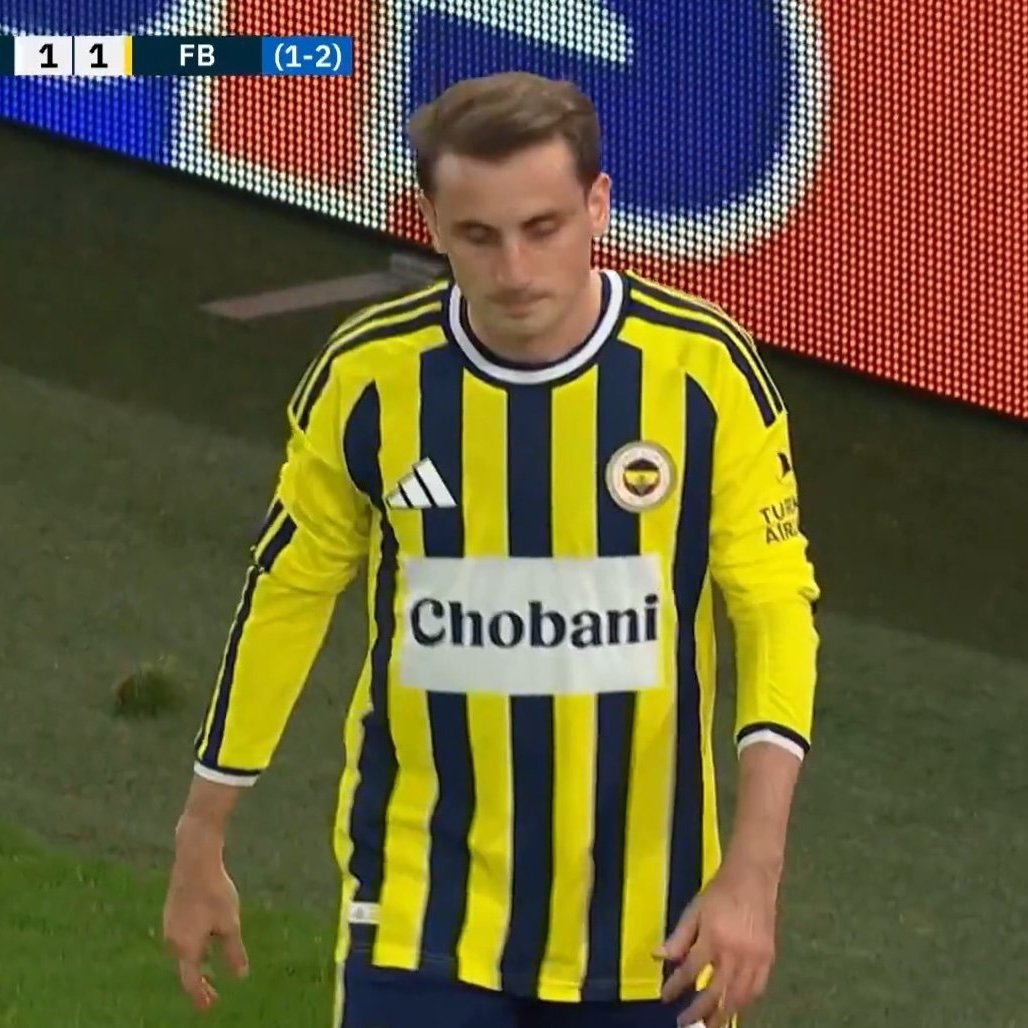 0nlineTrabzon's tweet photo. @beINSPORTS_TR Eleman zamanında Galatasaray'dan başka takımda oynamam derken ciddiymiş cidden oynamıyor https://t.co/vWzkW6MsaG