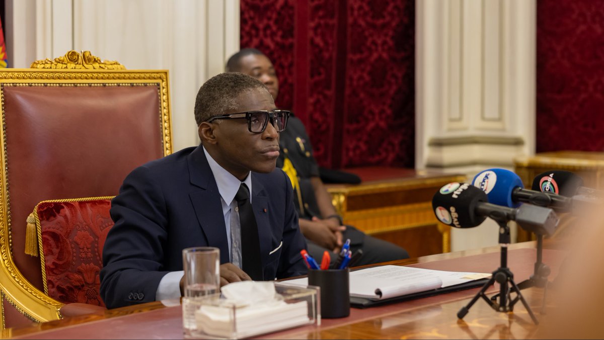 teonguema's tweet photo. Hemos recibido los informes preliminares de las diferentes oficinas de auditoría externa sobre el estado de las empresas paraestatales del país.
La sesión de trabajo de este miércoles ha estado centrada en la primera fase del análisis de las entidades #SEGESA, #GECOTEL e #INSESO.
En los informes de todas las oficinas de auditorías los problemas son los mismos, coinciden en señalar que nuestras entidades autónomas requieren contar con presupuestos ajustados, objetivos claros y una gobernanza sólida para garantizar un servicio eficiente y sostenible.
Ante estos resultados, el Primer Ministro ha recibido instrucciones claras para que el comité de pilotaje de reestructuración de empresas públicas formalice los contratos necesarios con las firmas auditoras,va fin de poner en marcha de manera efectiva todas las recomendaciones derivadas de este estudio, que se extenderá progresivamente al conjunto de entidades del sector público.
La idea es que las entidades tengan un funcionamiento claro que garantice su rentabilidad y respondan a los planes de desarrollo por los que fueron creadas.