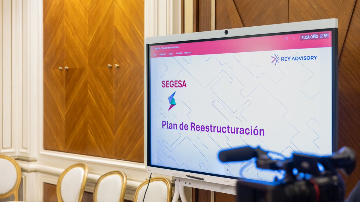 teonguema's tweet photo. Hemos recibido los informes preliminares de las diferentes oficinas de auditoría externa sobre el estado de las empresas paraestatales del país.
La sesión de trabajo de este miércoles ha estado centrada en la primera fase del análisis de las entidades #SEGESA, #GECOTEL e #INSESO.
En los informes de todas las oficinas de auditorías los problemas son los mismos, coinciden en señalar que nuestras entidades autónomas requieren contar con presupuestos ajustados, objetivos claros y una gobernanza sólida para garantizar un servicio eficiente y sostenible.
Ante estos resultados, el Primer Ministro ha recibido instrucciones claras para que el comité de pilotaje de reestructuración de empresas públicas formalice los contratos necesarios con las firmas auditoras,va fin de poner en marcha de manera efectiva todas las recomendaciones derivadas de este estudio, que se extenderá progresivamente al conjunto de entidades del sector público.
La idea es que las entidades tengan un funcionamiento claro que garantice su rentabilidad y respondan a los planes de desarrollo por los que fueron creadas.