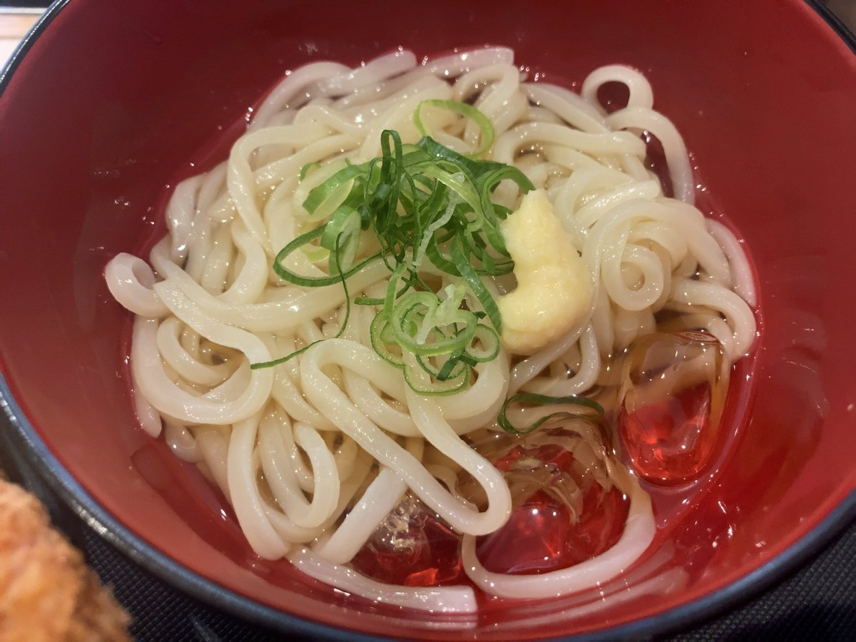 yam0319's tweet photo. 味噌カツから鬼おろしに！
あとこっそりとうどんメニューが増えてたので試しに https://t.co/3h7gUWduzp
