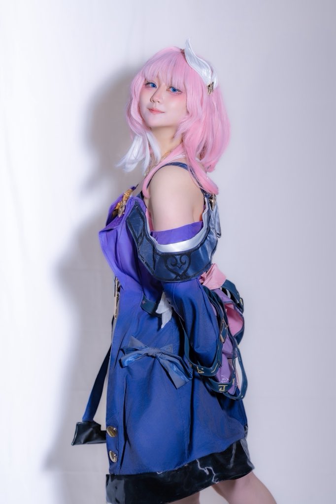 fnv6yq's tweet photo. #cosplay
#Honkaistarrail #cyrene ♪ https://t.co/Xl5XPQy4dh