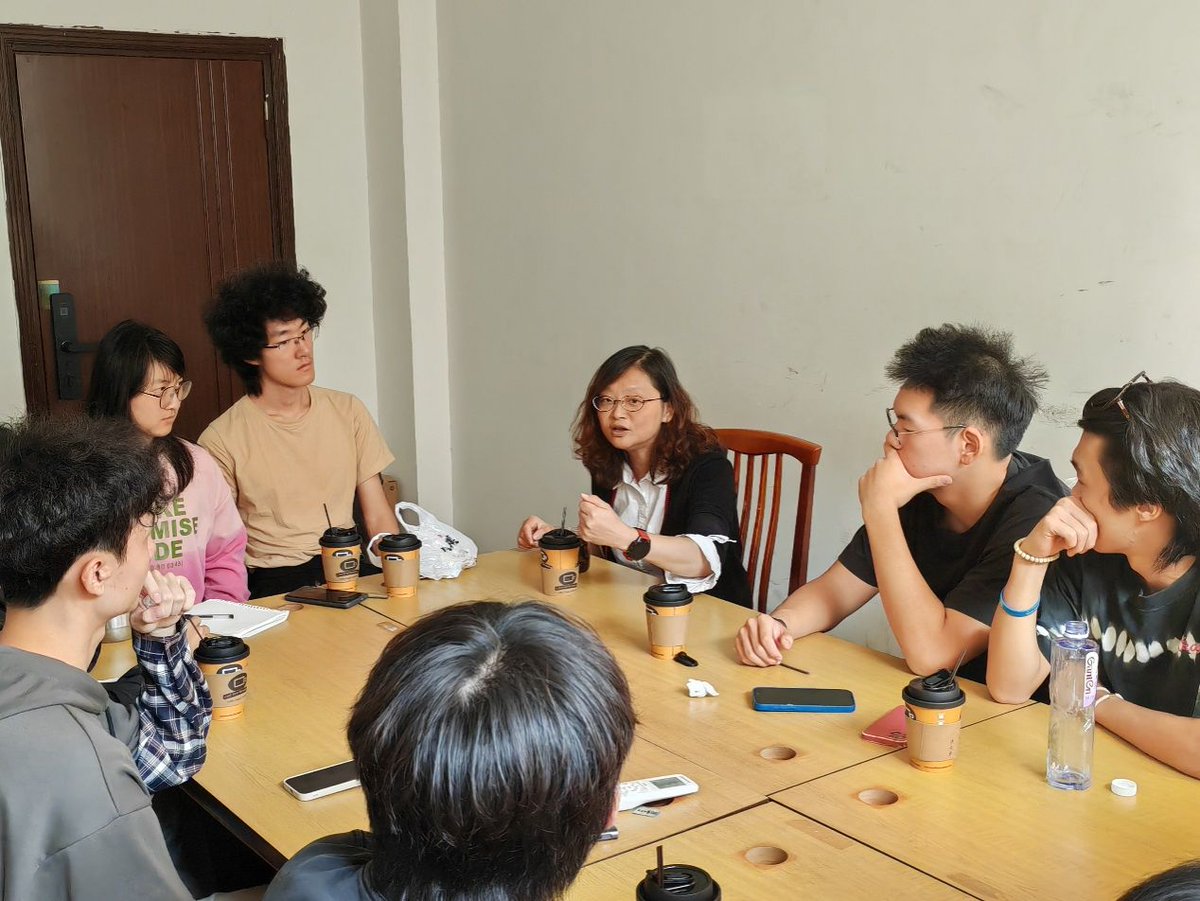 ElouiseGeng4's tweet photo. Teamwork makes the dream work! Proud of my group for nailing this project milestone together—collaboration beats individual effort every time. https://t.co/PjXLlqmJK0