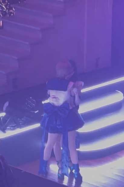 aster_june986's tweet photo. えっと、これはみてもいいやつですか https://t.co/4G1qNWBk0Q
