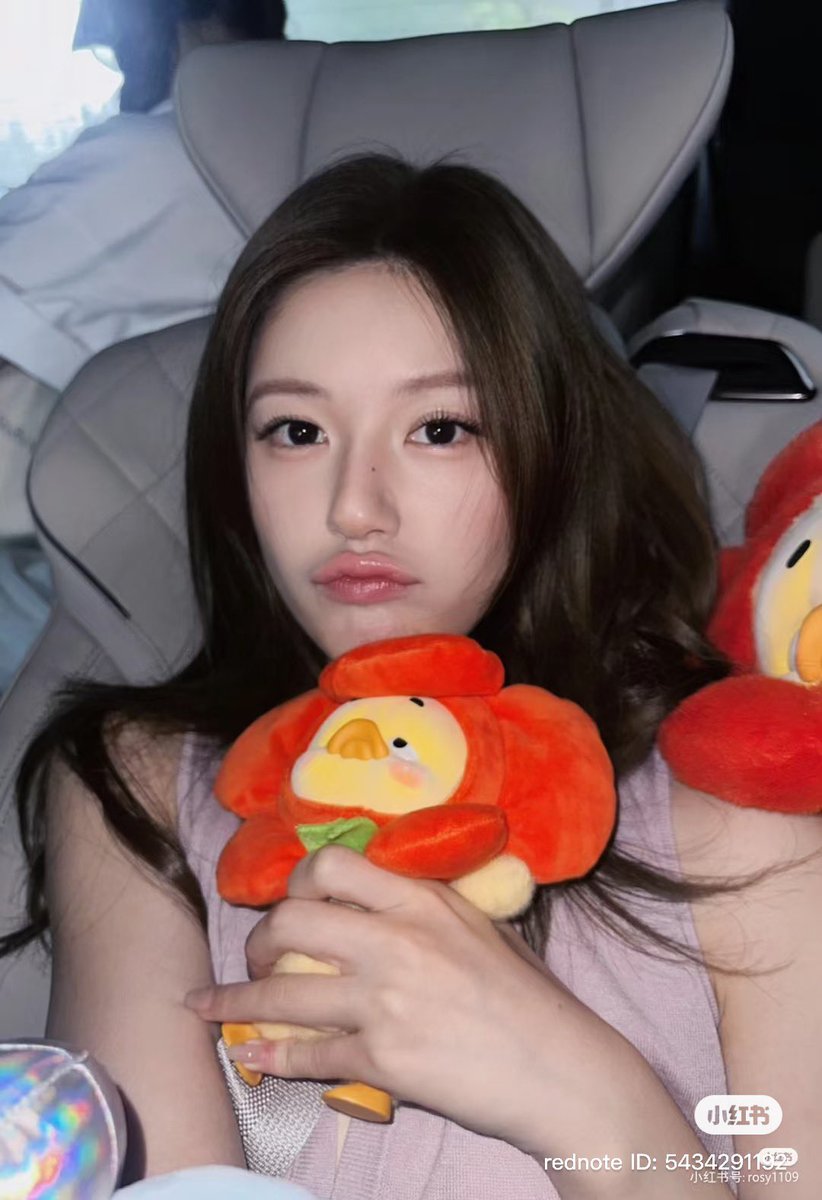 zhaolusirus's tweet photo. pretty girls love zhao lusi
#zhaolusi #rosyzhao https://t.co/ZHmrZVDw0v