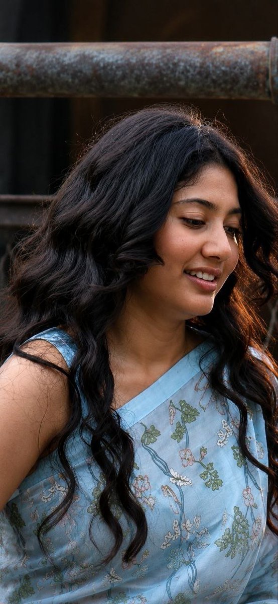 Moumita05491351's tweet photo. Thank you so much for coming to Kolkata again💞
You are in Kolkata for the 3rd time but this time also  we couldn't be lucky enough to meet you😭
Anyways may be next time🤞🤞
After PPLM &amp; SSR we r again getting existed to see you in the movie 
@Sai_Pallavi92 Love you always 🌹😘 https://t.co/TNYchbCqWP