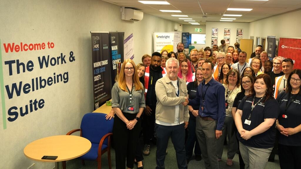 TheBatonofHope's tweet photo. Behind the scenes: Alstom's new Work &amp; Wellbeing Suite 💙

Back in June, #TheBatonofHope team was invited to the launch of @AlstomUK'sWork &amp; Wellbeing Suite in Derby. Mike McCarthy &amp; Ben Wilson... [1/4]

#SuicidePrevention #SuicideAwareness #MentalHealth #MentalWellbeing https://t.co/60uPtjzu8L