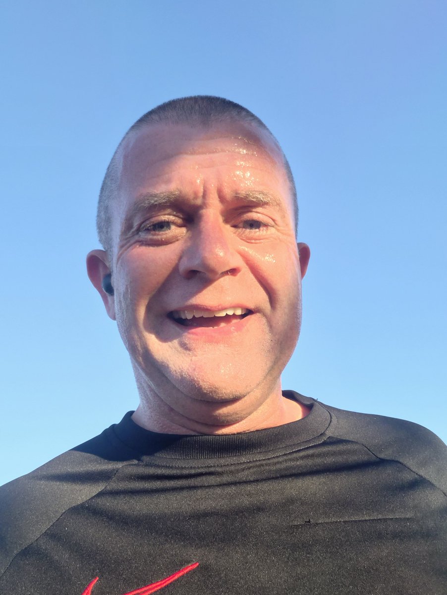 aldub1976's tweet photo. Good Morning Twitter friends from a sunny but cool Dublin town
Day 2087 and 5KMS done and its nearly Friday #runwithal #runhappy #runstreak
Have a great day and stay safe π https://t.co/JD9XXwdJTb