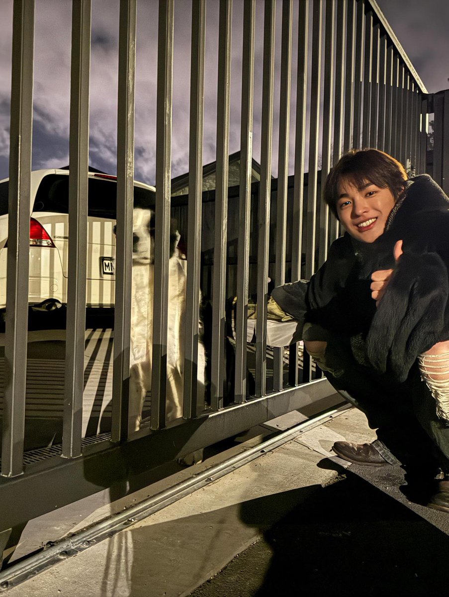 krtsi0_'s tweet photo. 건호와 강아지 https://t.co/A4NlLVPiCa