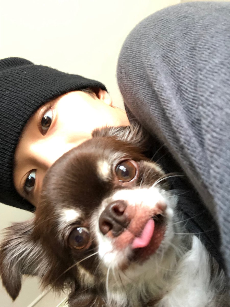 krtsi0_'s tweet photo. 건호와 강아지 https://t.co/A4NlLVPiCa