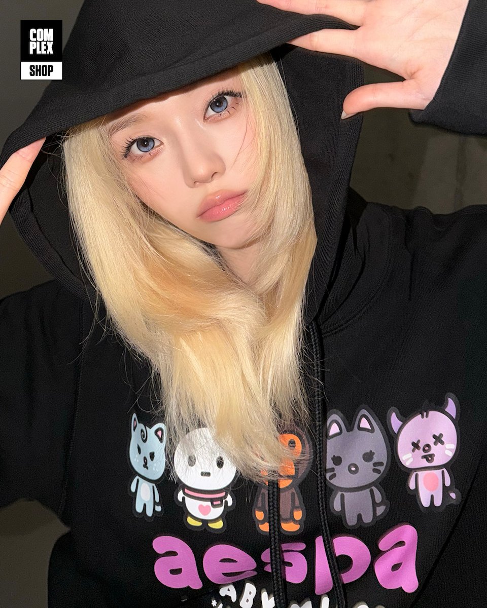 wwd_jp's tweet photo. 「ア ベイシング エイプ®」×aespa　最新アルバム「LEMONADE」のリリースを記念したTシャツやフーディーなどを発売
https://t.co/qk6JNxhmQc https://t.co/Ig6GH65Y4k