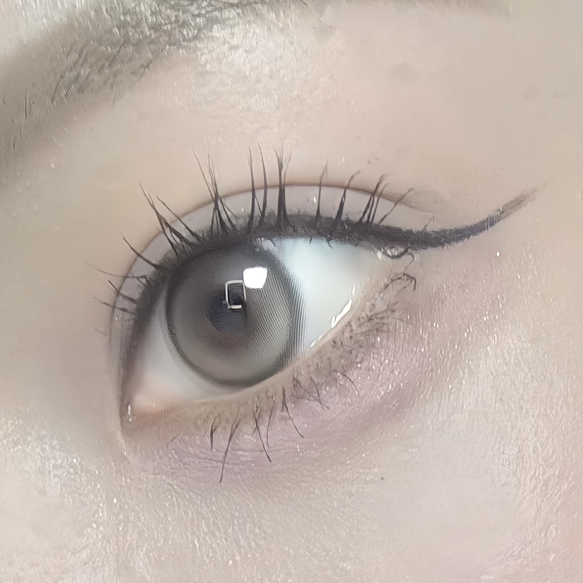 sojutonic_'s tweet photo. K-POPアイドルみたいな束感まつ毛が簡単に🖤 実際に水をかけても全然にじまなかった…！三角ブラシで塗りやすく、細ブラシで束感も作りやすい✨ 7/31〜全国のバラエティショップで発売！

@romandyou
#PR #ロムアンド #マスカラ https://t.co/YzPJGHzcNb