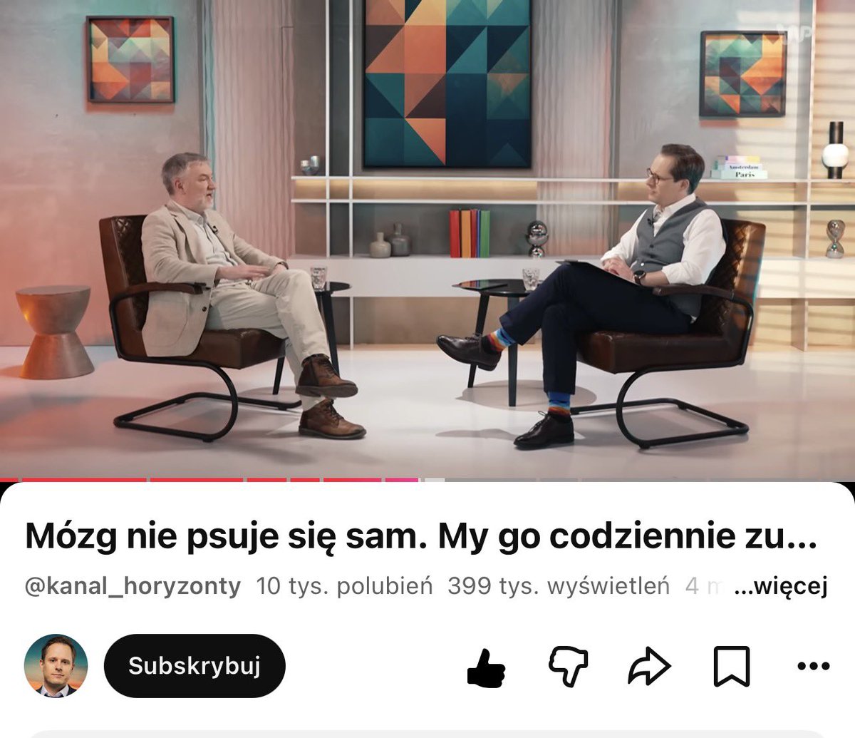 KinasRemek's tweet photo. Wakacyjnie polecam - dajmy mu 🧠 odpocząć. @patrycjuszwyzga - kosmos. Oglądam 5 raz … oglądałem też inne filmy z profesorem Markiem Kaczmarzykiem - TOP, ogrom wiedzy, umiejętność jej przekazywania - wzór. AI wg mnie ma ogrom podobieństw - pamięć epizodyczna, trwała, duża złożoność zwłaszcza top modeli, ciągła przebudowa (tego brakuje w trakcie inferencji). Kiedy słucha się profesora z punktu widzenia AI jest to bardzo wartościowa inspiracja.