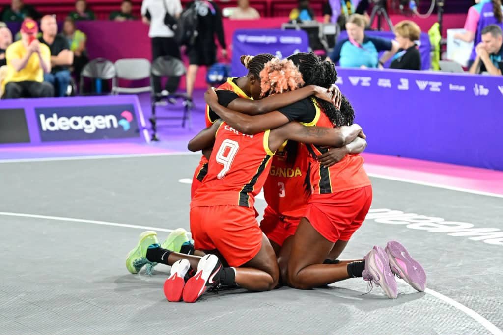 GovUganda's tweet photo. 🥈 𝐒𝐢𝐥𝐯𝐞𝐫 𝐜𝐨𝐦𝐢𝐧𝐠 𝐡𝐨𝐦𝐞

Congratulations to the Gazelles on winning Uganda's first-ever Commonwealth Games women's 3x3 basketball medal. 

Australia may have taken the Gold this time, but Uganda has firmly taken its place among the giants.

Well done, ladies. The future is bright.