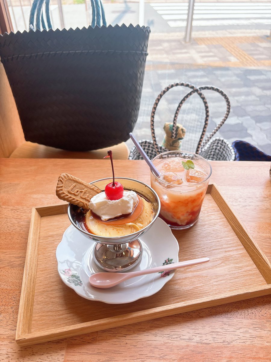 a239_n_'s tweet photo. 美味しかった🍮🍒 https://t.co/jrKkPJ4fAv