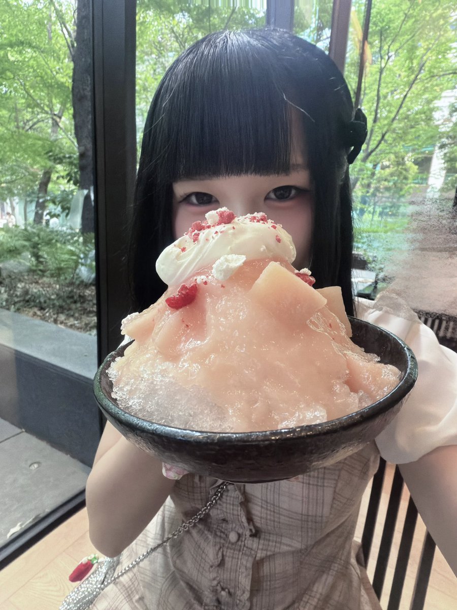 SC__ribon's tweet photo. かき氷ちゃーじ＞ ω ＜ﾉ🍑🍑🍑ﾓﾓ! https://t.co/GEJLHdSBlU