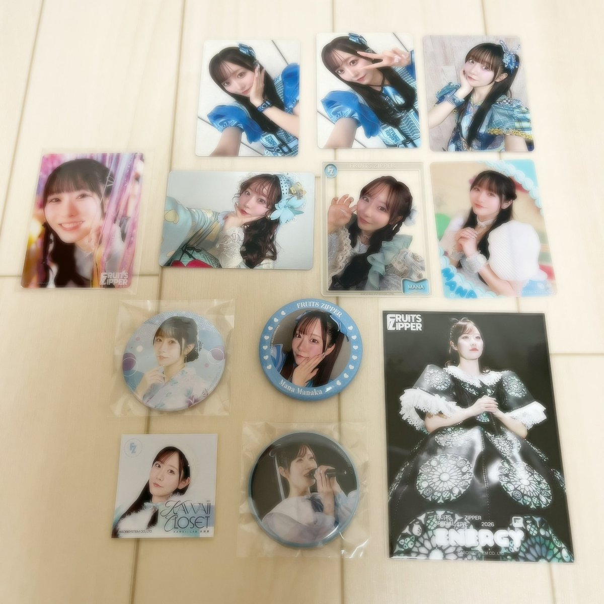 amn______love's tweet photo. #ふるっぱー交換　トレカ　缶バッジ　ステッカー

【譲】　松本　鎮西　真中　早瀬

【譲】　買取

クリアトレカ　各300円
紙トレカ　各200円
缶バッジ　各400円
プロマイド、ステッカー　各300円

纏めて買取してくださる方（⚠️5個〜）
早瀬、真中のみどれでも200円

8/5手渡し https://t.co/rRpcDwopSA