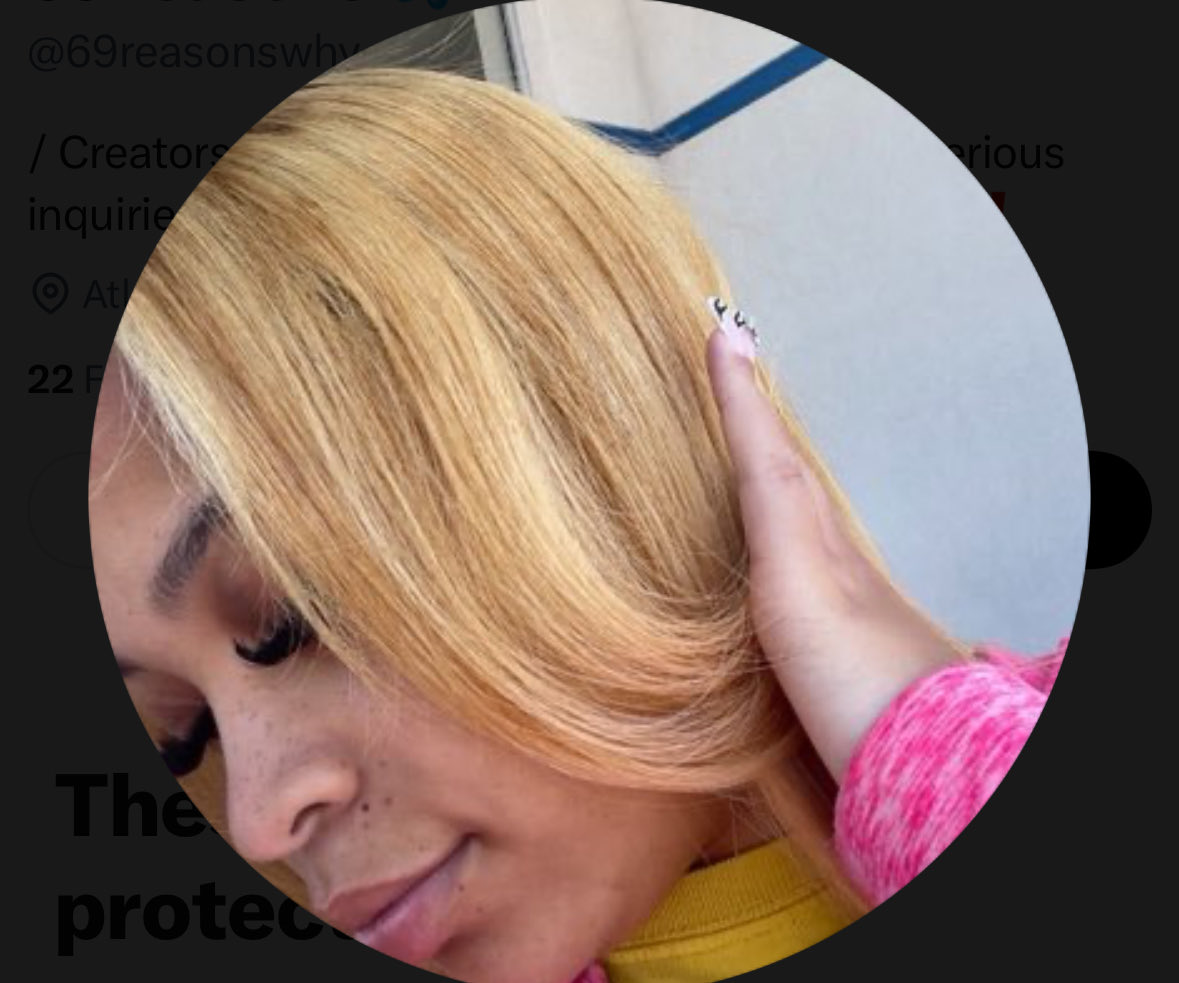 Jaydtooturnt's tweet photo. This lil hoe a scammer , paid then ghosted over $30 . 🤣🤣  her IG @ravenalejah smh lmao . Thick stank broke light skin . https://t.co/ofsrascAtI
