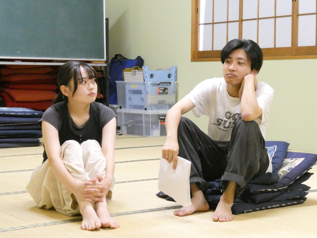 cogitomember's tweet photo. 📸稽古場写真📸

視線の先に　あるものは？ https://t.co/D6CpO4kpal