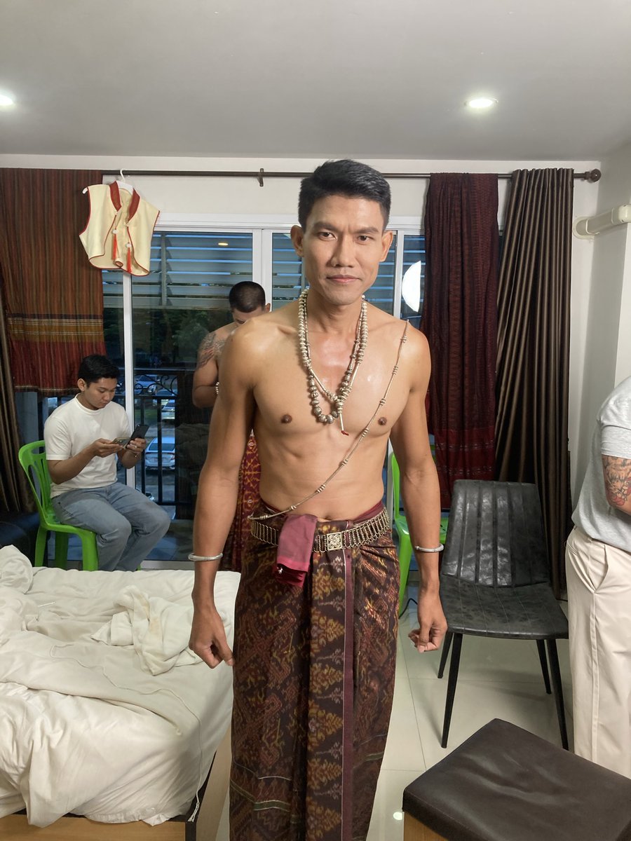 bobbyfitdaily's tweet photo. แห่เทียนอุบลราชธานี #แห่เทียน https://t.co/pSv6Fwkz0U