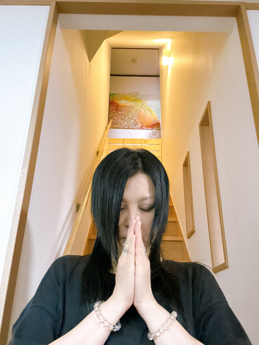 karasuouji's tweet photo. 令和8年熊本地震義援金活動を致します。
今回は作品は設置型になります。
横浜市反町美容室rin様
横浜市三ツ境美容室Owl様
茅ヶ崎市インド料理店GARAentra様
作品お買上げ金全額寄付させて頂きまます。
🙏開始日が決まり次第またお知らせ致します！
 #できることから https://t.co/ojp1ImkZxx