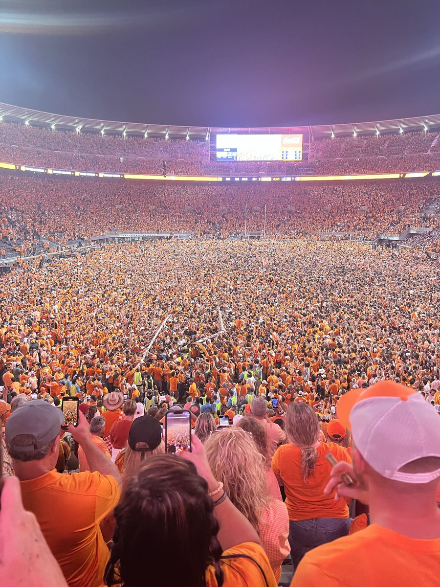3rdshiftMike's tweet photo. @FreddyLA7 3rd Saturday in October. Knoxville Tennessee. I believe you’re familiar with the area. Unbelievable atmosphere. https://t.co/gznJjpTxSb