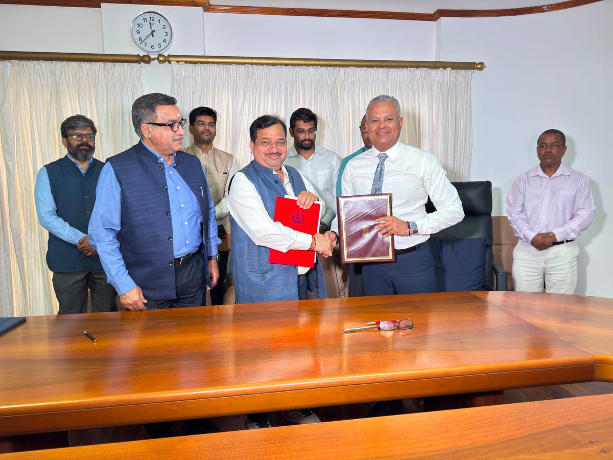 OfficialNBCC's tweet photo. #NBCC has signed a landmark agreement with the Government of Seychelles to develop the Île Aurore Housing Project comprising 1,008 affordable homes under a USD 75 Million EXIM Bank Line of Credit, strengthening India's global development partnership. 🇮🇳🇸🇨 https://t.co/MTV8OB3emv